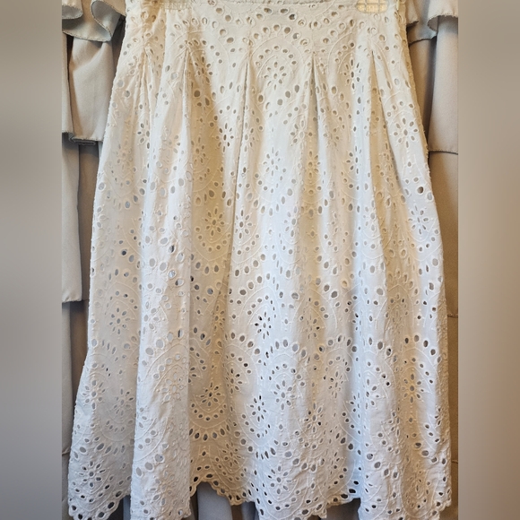 Women's Zara White Eyelit Skirt Size Medium - Picture 2 of 5